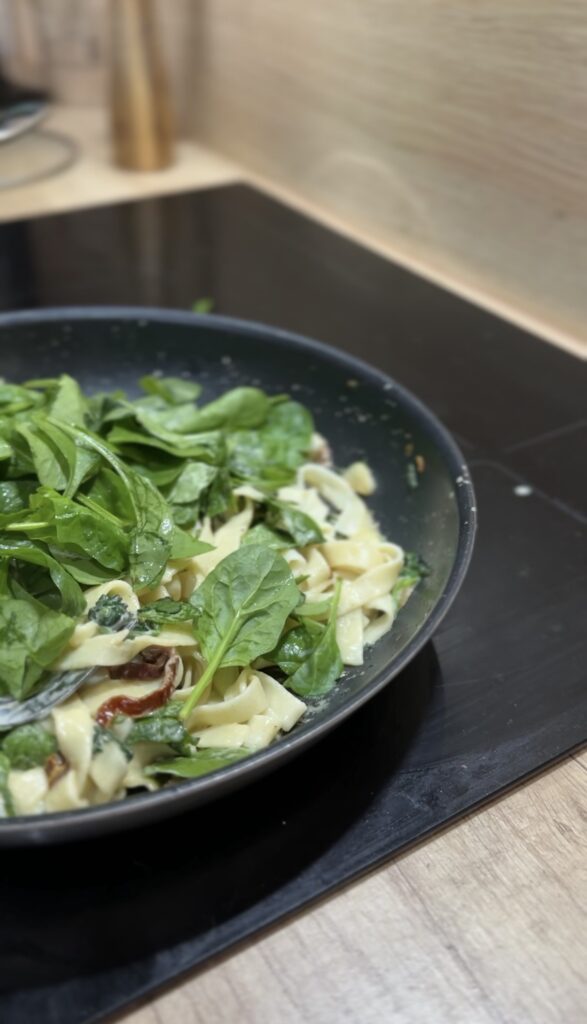 pulpeciki z indyka z suszonymi pomidorami przygotowanie